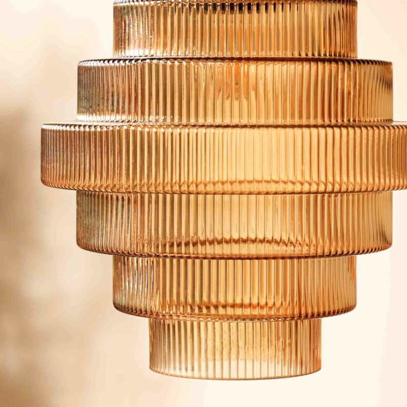 Suspension en verre – design en forme de bouteille avec finition en laiton et esthétique vintage élégante