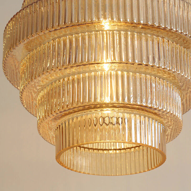 Suspension en verre – design en forme de bouteille avec finition en laiton et esthétique vintage élégante
