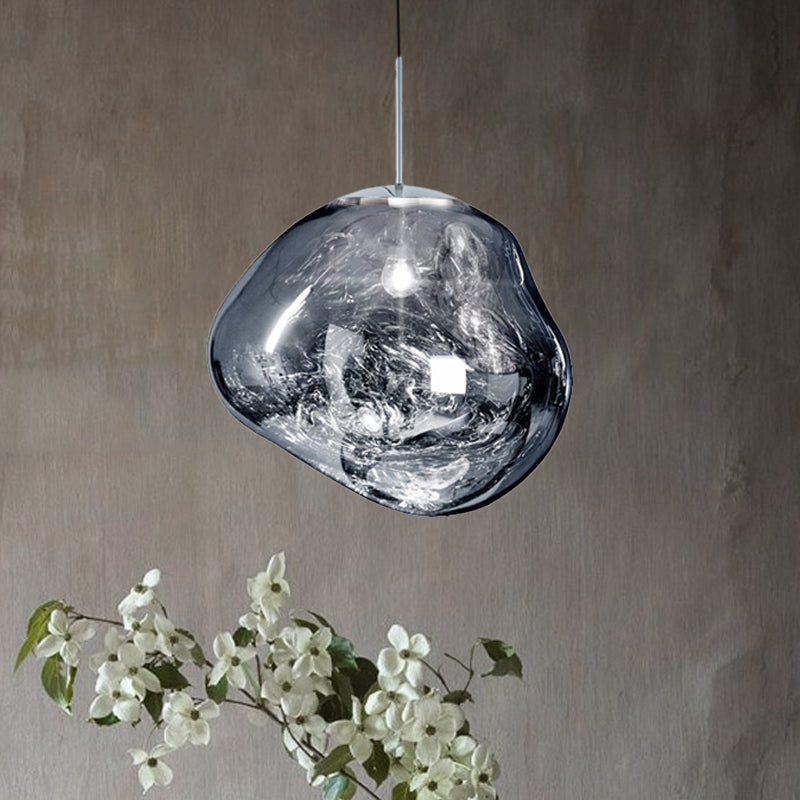 LunaLux glazen hanglamp met moderne elegantie en warme sfeerverlichting voor eetruimtes