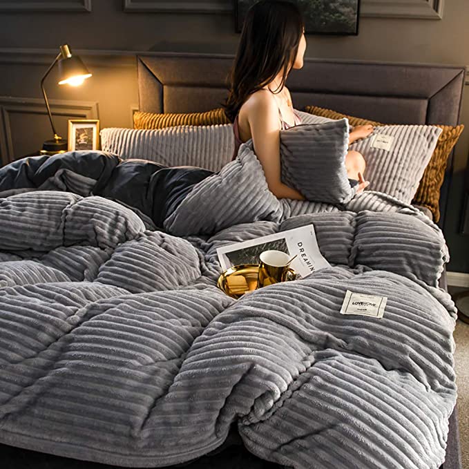Winter Duvet – Ultra-Soft Plush & Microfiber Comforter for Cold Seasons