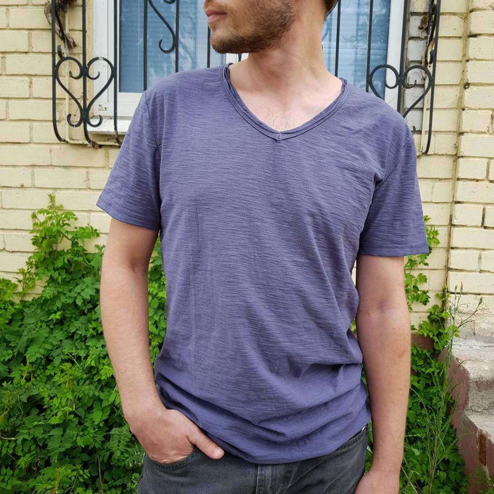 T-shirt à col en V pour homme – mélange de lin et coton à coupe ajustée et respirante