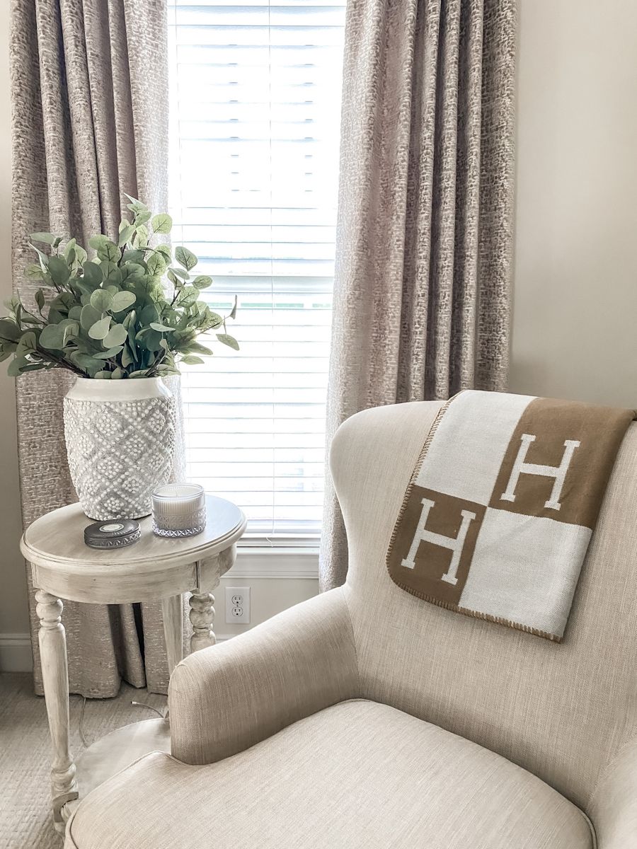 Soft Throw Blanket – Warm, Lightweight & Stylish for Bed, Sofa and Chair