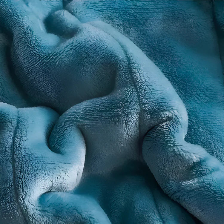 Plush Blanket – Soft Warmth with Premium Flannel Fabric & Elegant Design