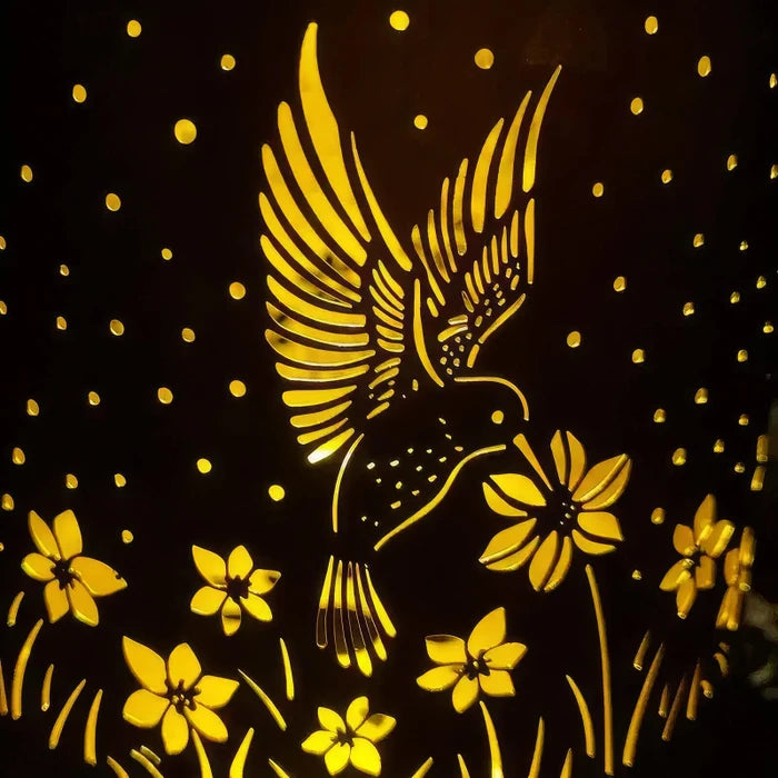 Kolibrietuinlantaarn – Warme gloed met silhouetten van vliegende vogels