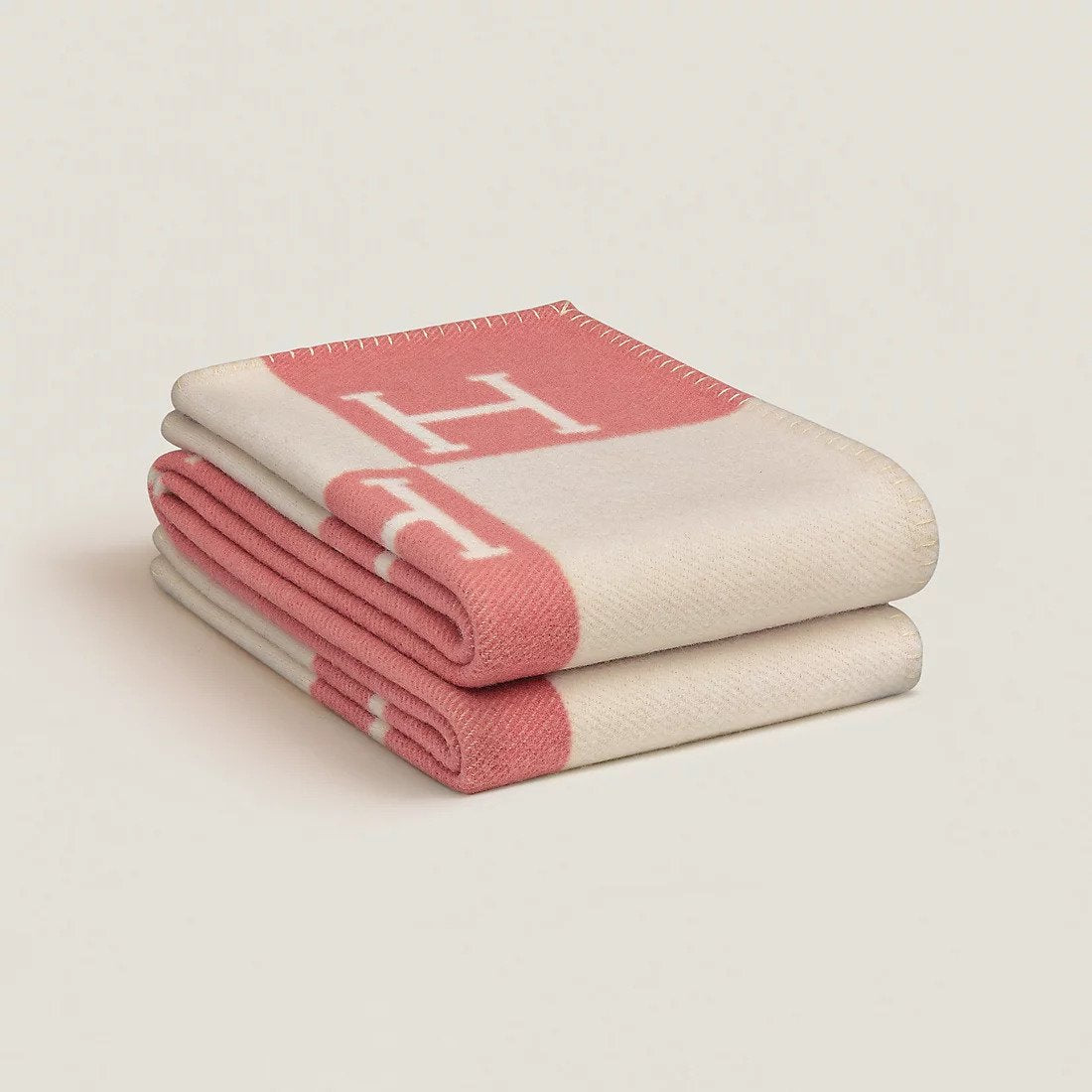 Soft Throw Blanket – Warm, Lightweight & Stylish for Bed, Sofa and Chair