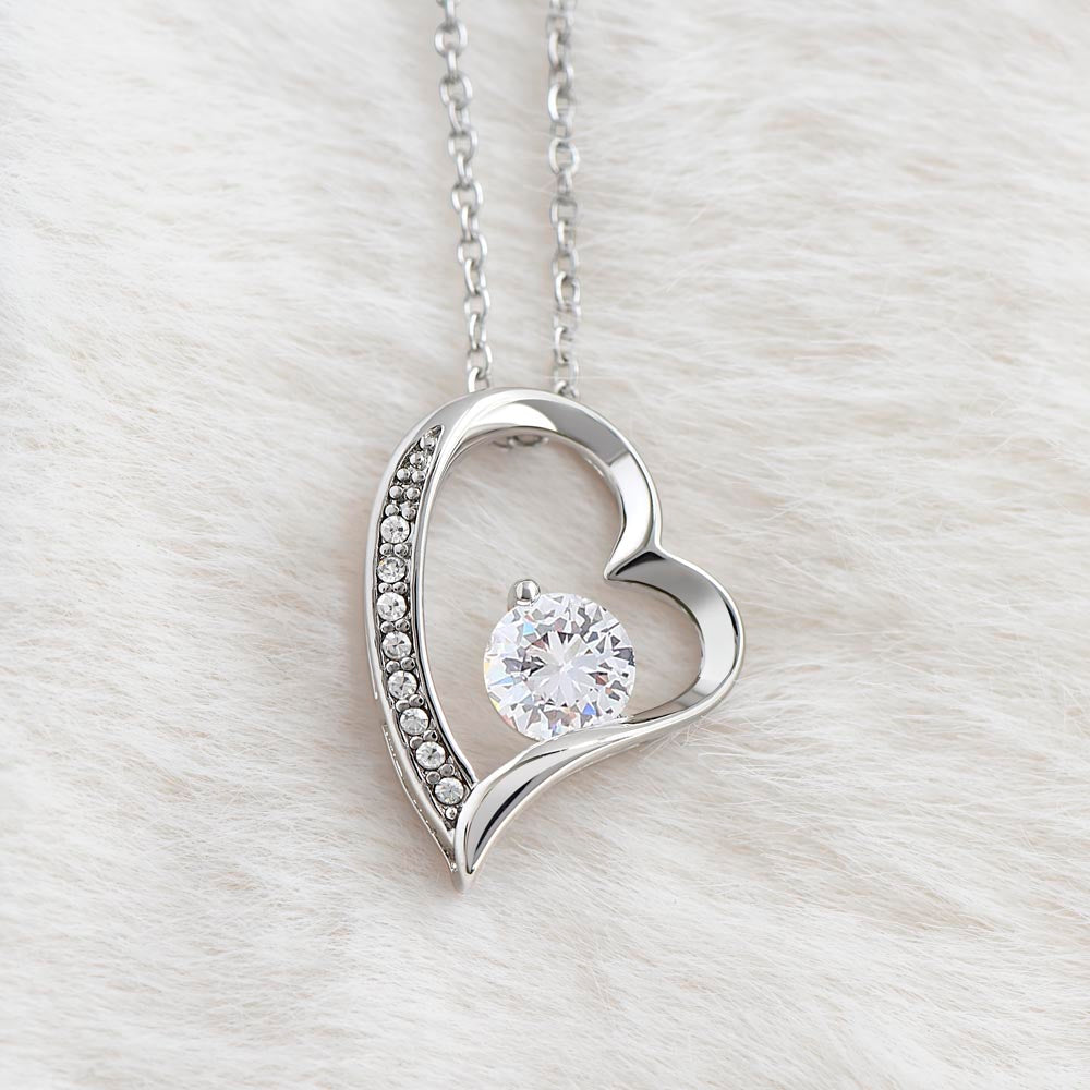 Heart Pendant Necklace – Elegant Design with Sparkling Zirconia & Adjustable Chain